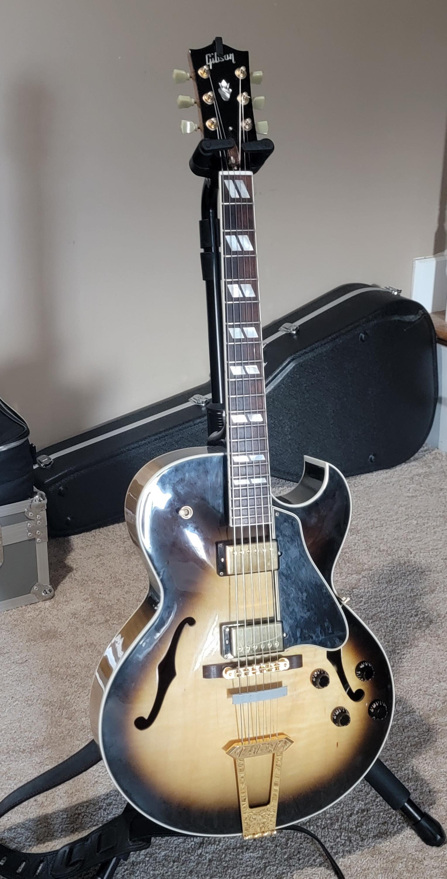 Interesting Gibson ES-175-20251019_150619-jpg