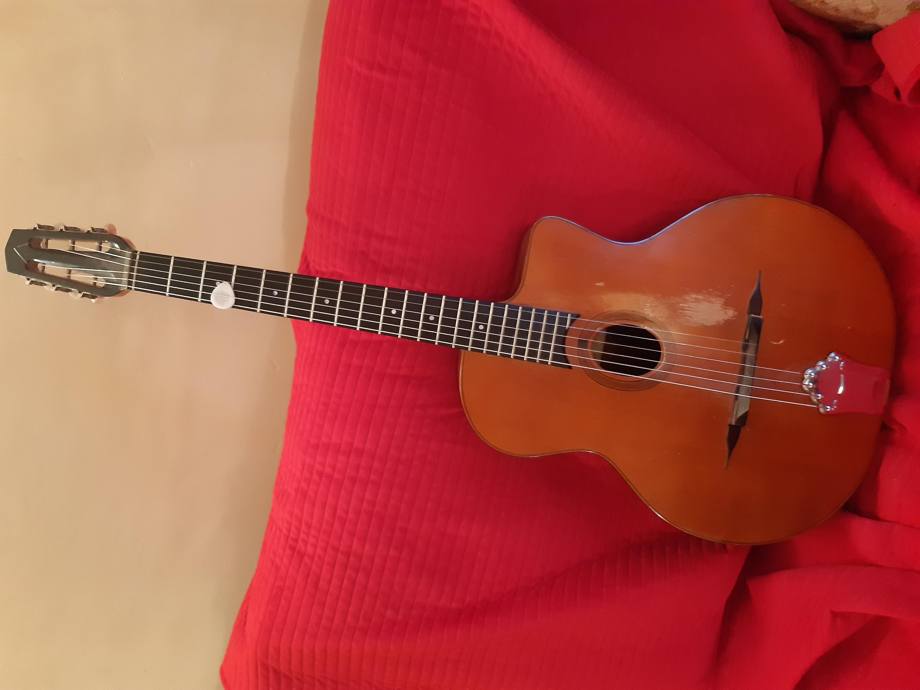 Guitar loud enough to play with gypsy guitars-20210630_211902-jpg