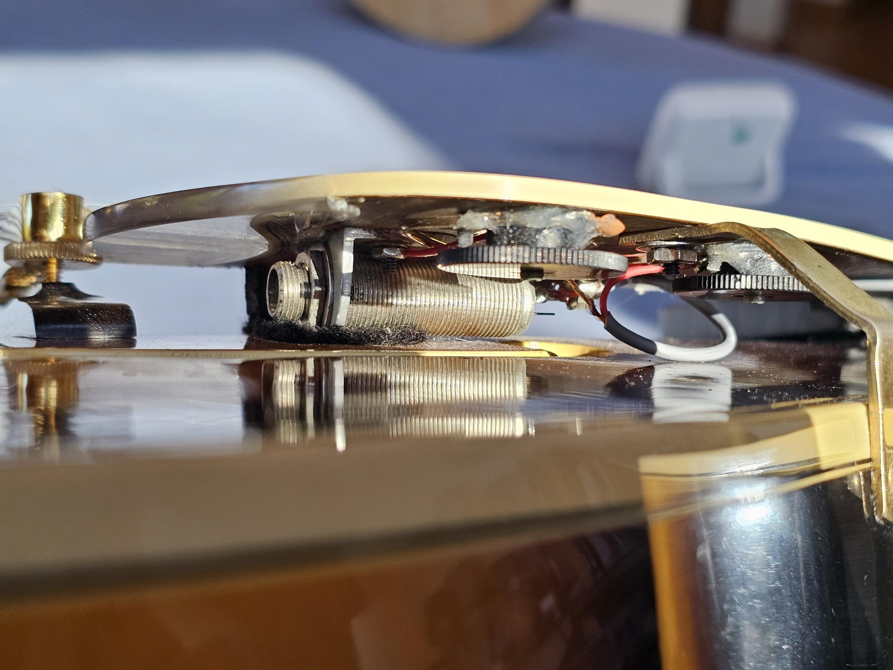 Current Alternatives for Replacing Output Jack on Gibson Johnny Smith-20260210_111547-jpg