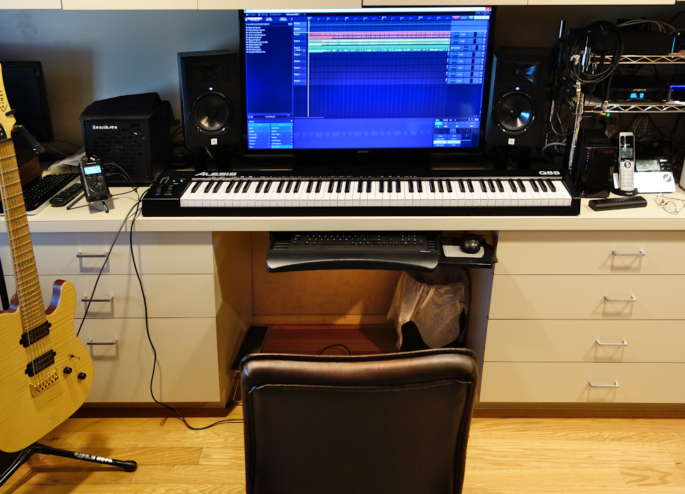 Why your recordings may not sound exactly like your guitar...-studio1000-jpg