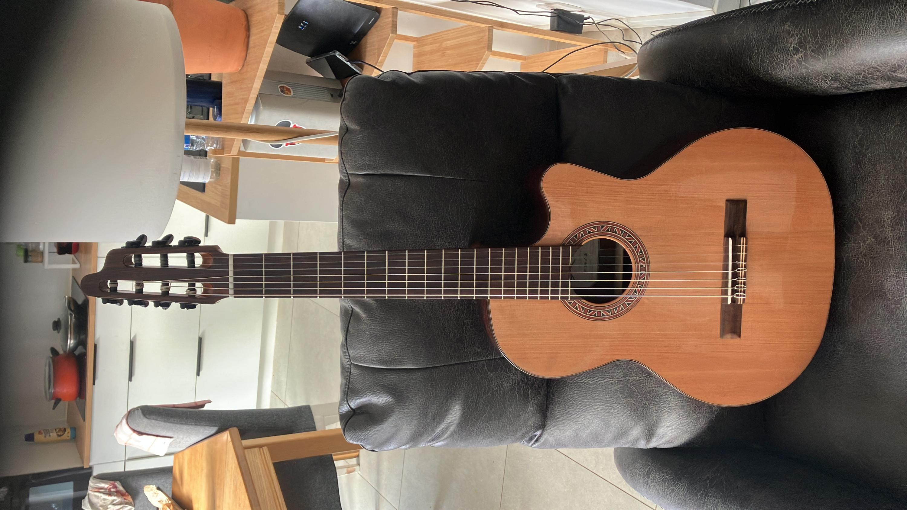 Kremona 7-string-9288f16c-675e-45ba-81c0-e02dfb3c6c5b-jpg