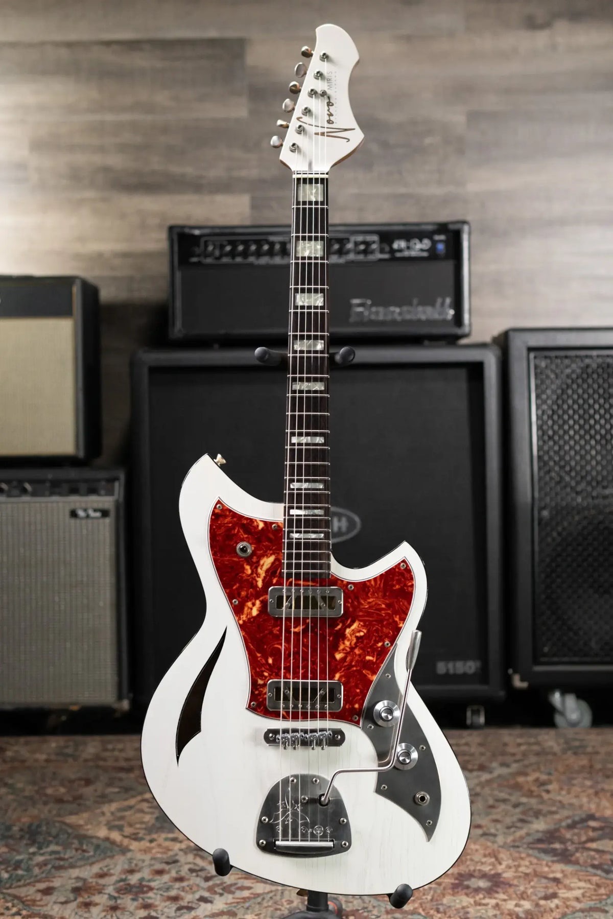 Novo guitars-image-jpeg