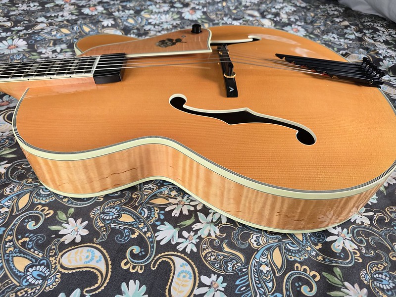 Evolution of the Gibson Johnny Smith-53663131683_8f269853ab_c-jpg
