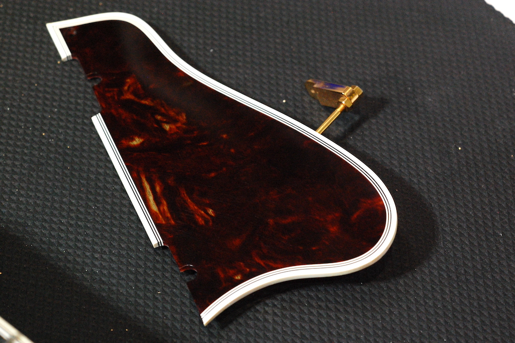 How to authenticate a vintage Gibson L-5 or L-7 pickguard-l5-pickguard-jpg