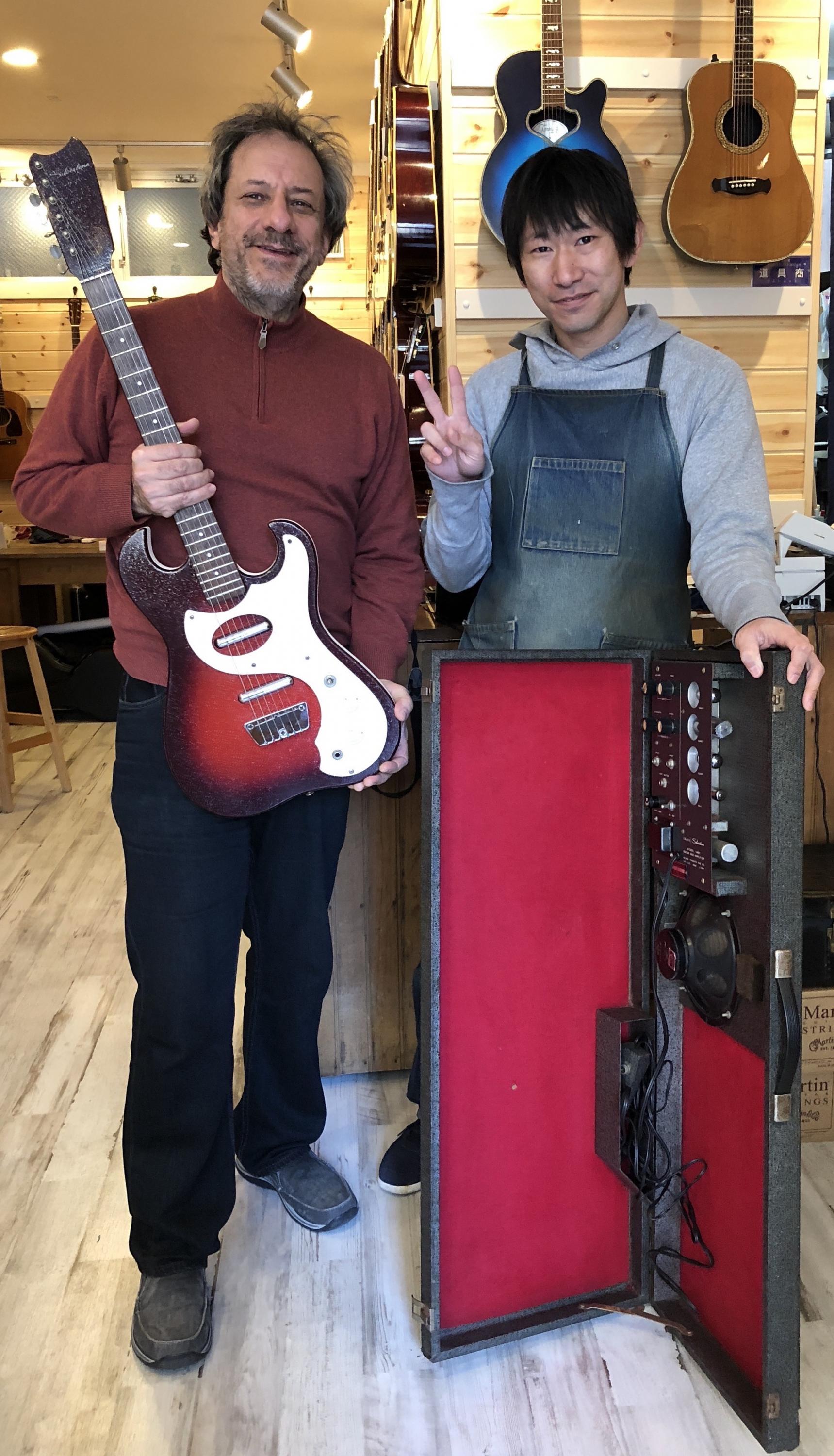 Guitar Amps built into case?-silvertone_amp_in_case-cropped-jpg