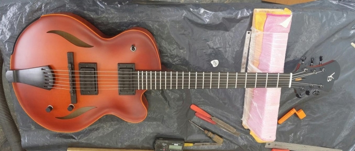 Small body semi-hollow guitars-victorbaker-model14-png