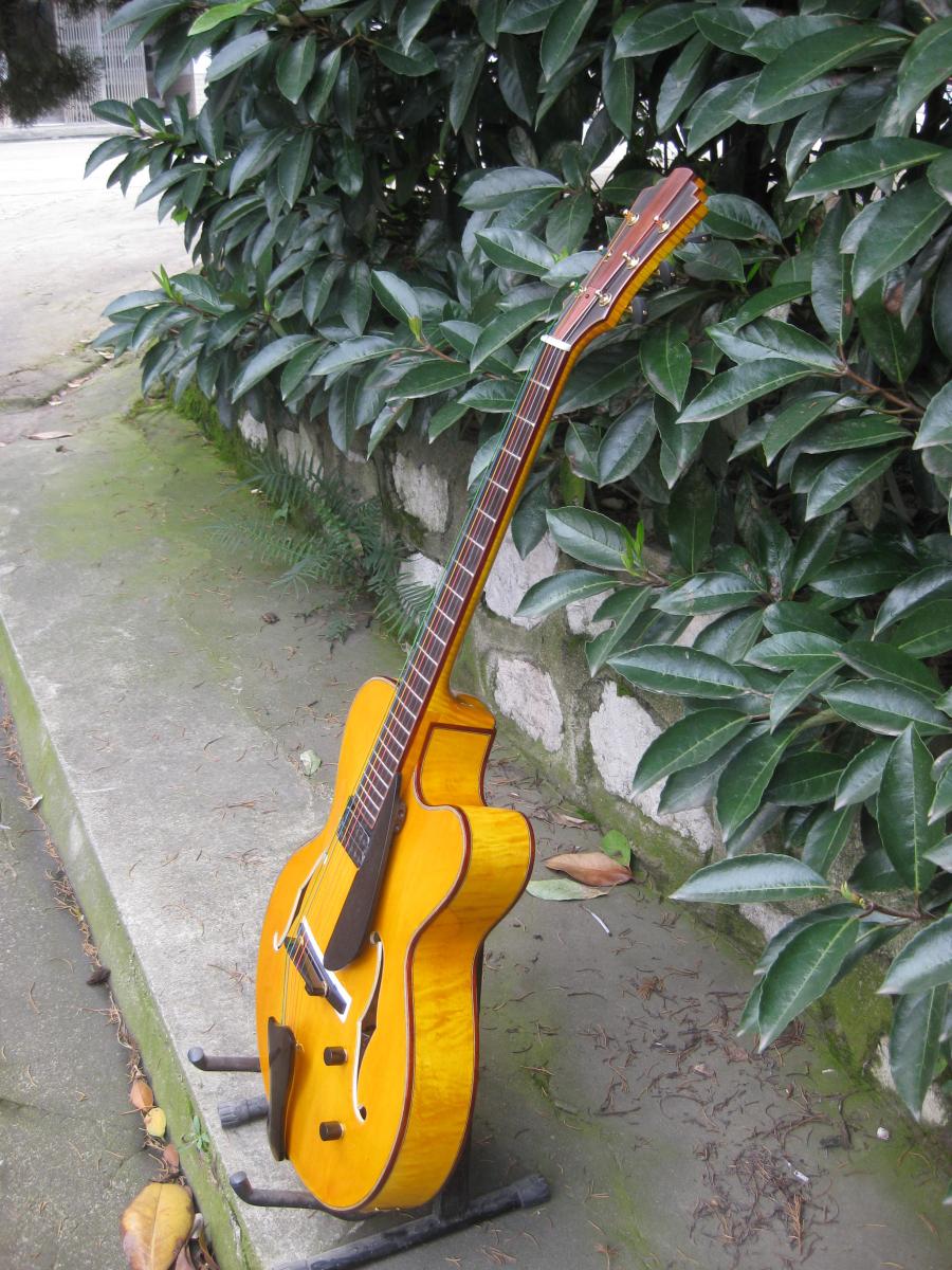 Ordered a Yunzhi Guitar-24-side-view-2-270814-jpg