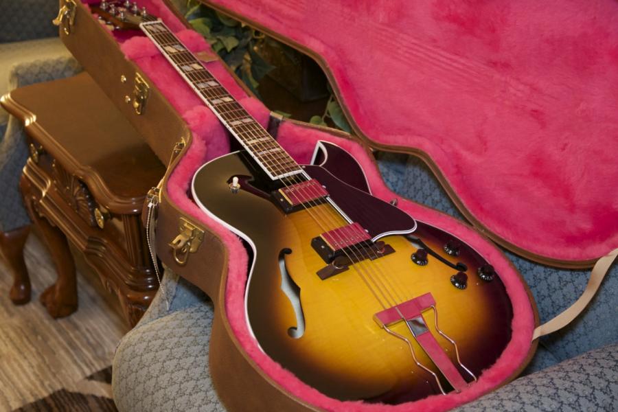 Why did Gibson stop making the regular ES-175-_mg_1048-jpg