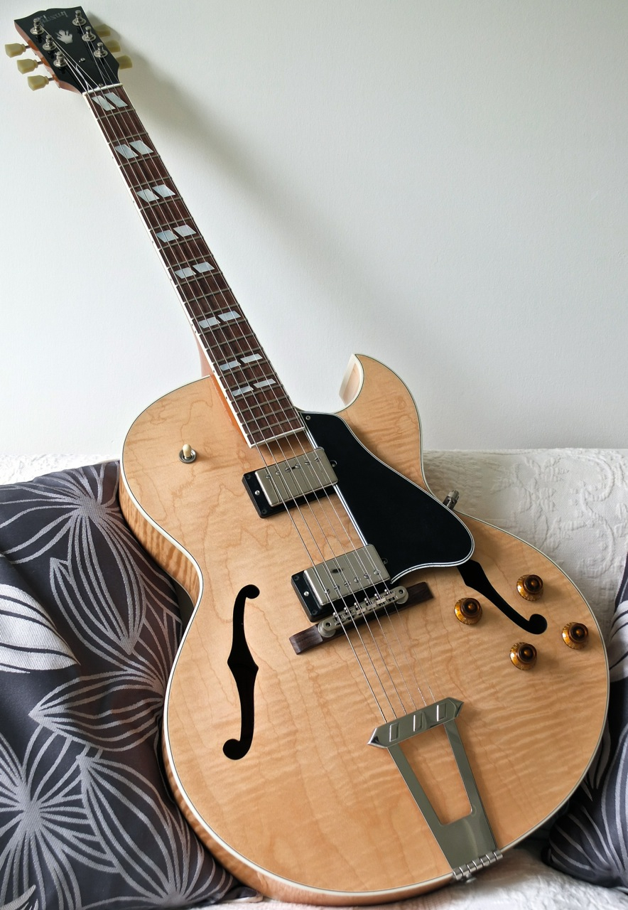 Gibson ES-175 beauty shots-s0021761-jpg