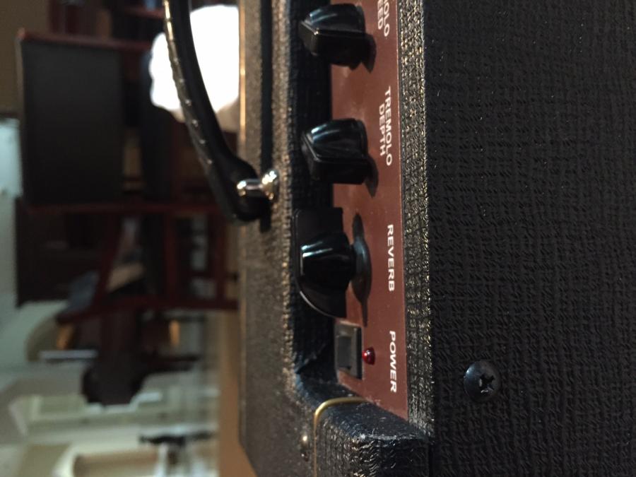 Can a novice repair a solid state amp?-img_0176-jpg