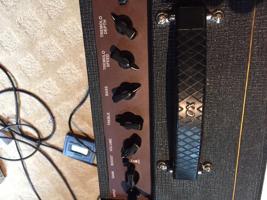 Can a novice repair a solid state amp?-img_0177-jpg