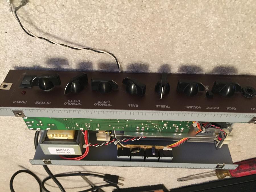 Can a novice repair a solid state amp?-img_0181-jpg