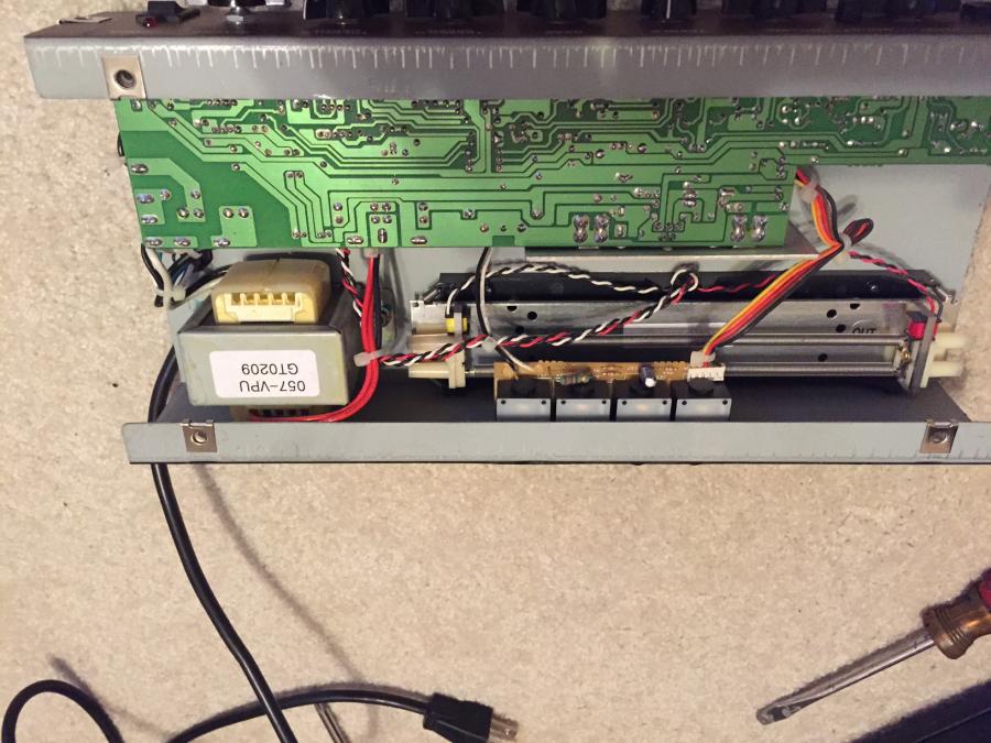 Can a novice repair a solid state amp?-img_0182-jpg