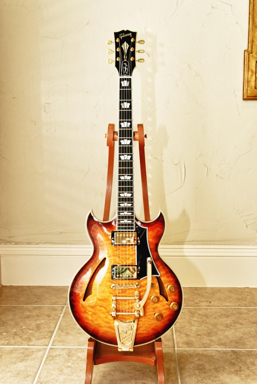 Gibson Johnny A Custom?-lg-126-jpg