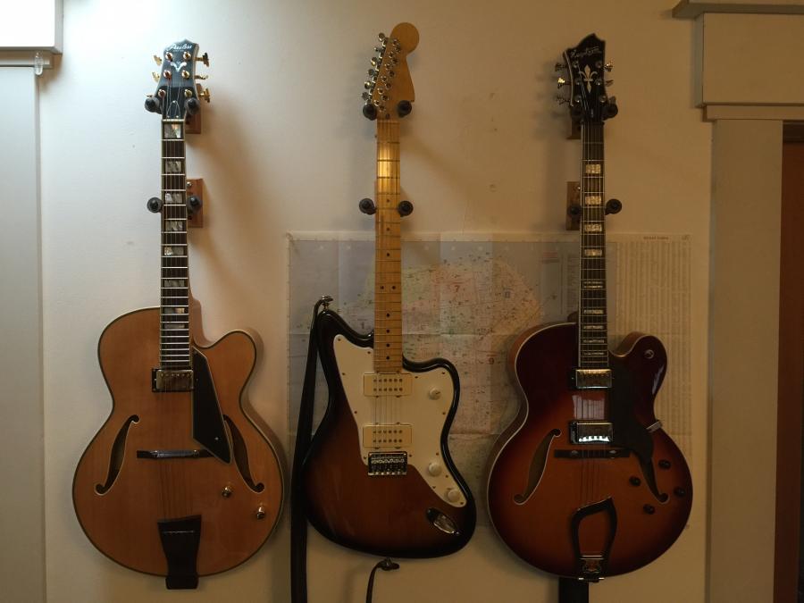 Single Pickup Jazz Guitars-3-amigos-jpg