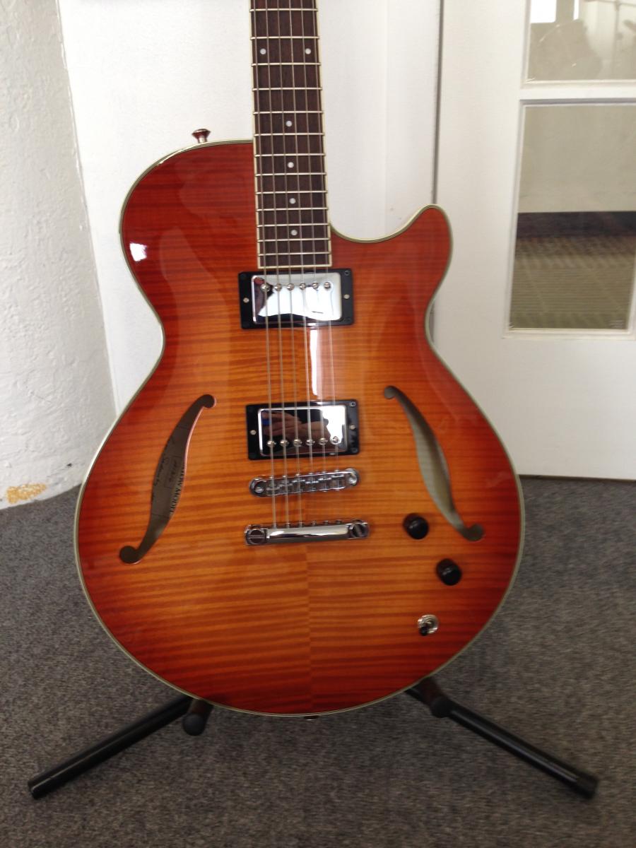 Sadowsky Semi Hollow vs SS 15?-violin-b-sh-jpg