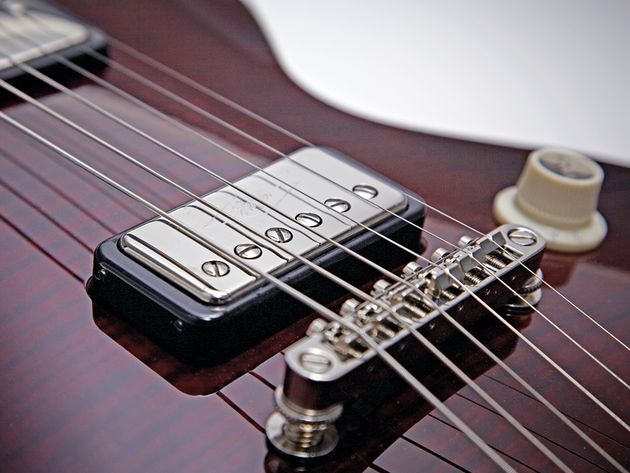Latest Build: Carved Archtop with surface mounted full humbucker-hofner-contemporary-series-club-solid-2-630-80-jpg
