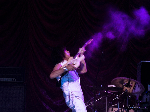 Problem with sweaty hand and guitar playing-jeff-beck-jpg