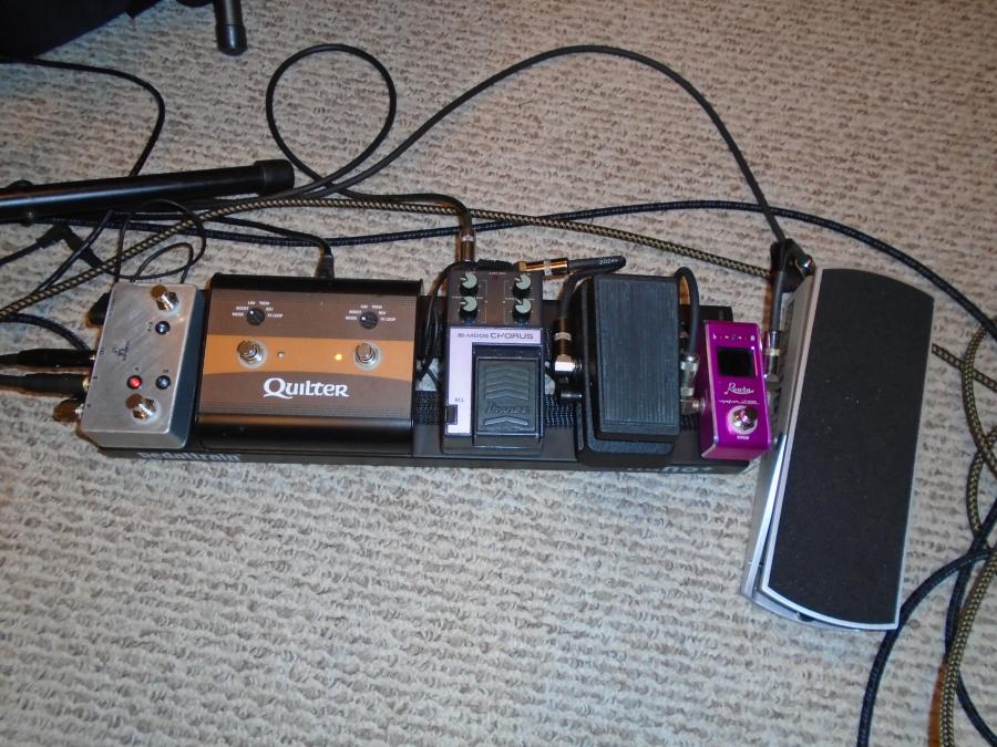 Looking for a small A-B Switcher Pedal-dsc03951-jpg