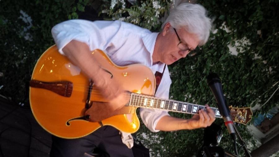 If you had to choose one guitar, what would it be?-cafe-1-jpg