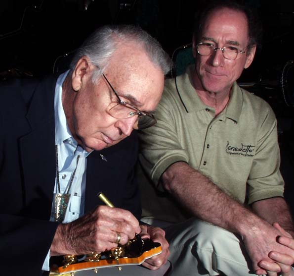 Guild Benedetto Johnny Smith AA-09420johnny20smith20signing20202004-news_zps62f11f3f-jpg