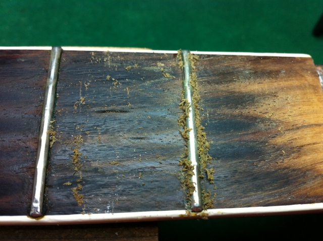 Good and safe product to clean dirty guitar fretboard?-img_0373-640x478-jpg