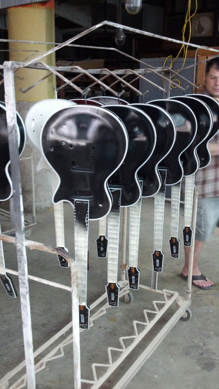 Incoming: Heritage's tribute to the 1954 Gibson Black Beauty-fromheritage-05-01-14-2-jpg