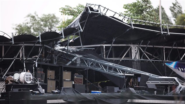 What Gibson ES guitar is this?-pc_110717_3u44k_scene-bluesfest-accident_sn635-jpg