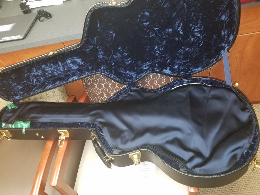 CME Memphis Gibson Lucille with a clear flaw-20171004_123002-jpg