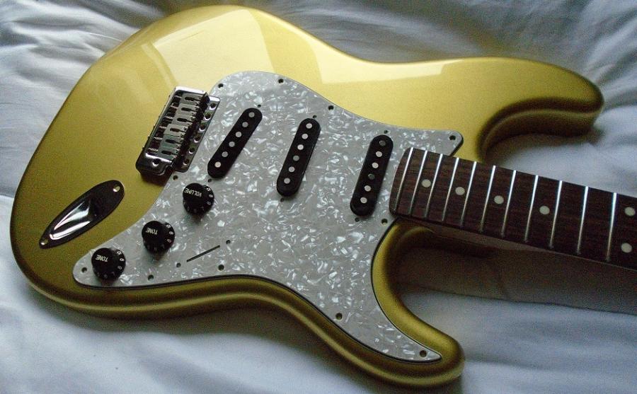 Gold strat partscaster build-008-jpg