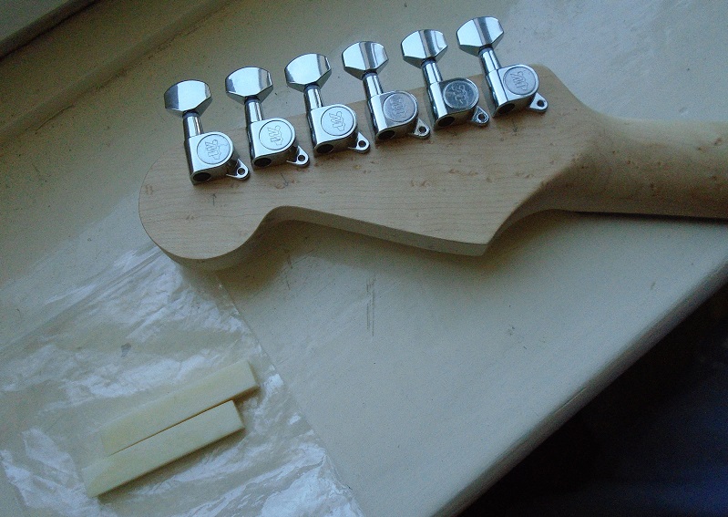 Gold strat partscaster build-013-jpg