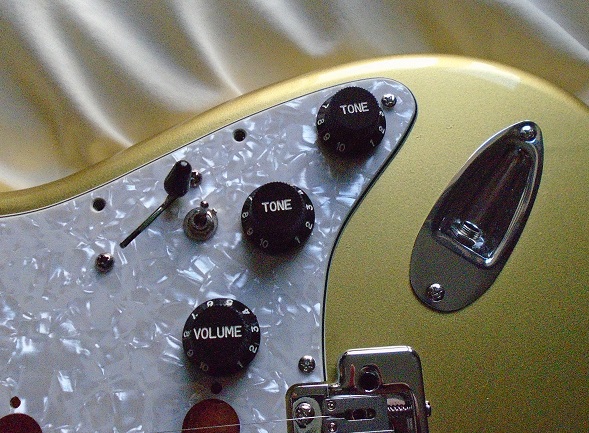 Gold strat partscaster build-067-jpg
