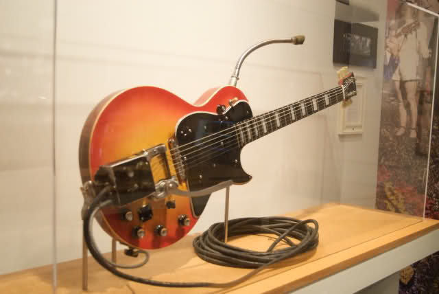 Gibson Super 300 advice needed-lespaul-mic-jpg