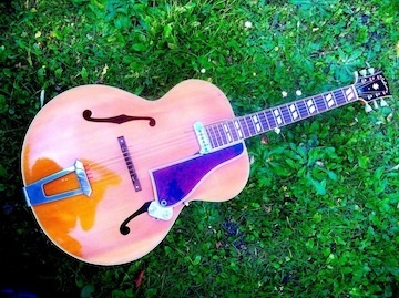 Was the Gibson L-7 ever made with a pickup?-image-jpg