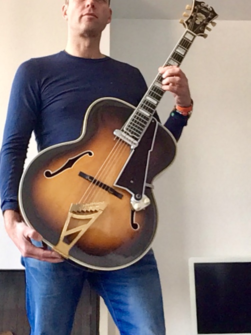 What's your favorite guitar model?-54690989-2584-4030-bf45-2d6f11cf97a8-jpeg