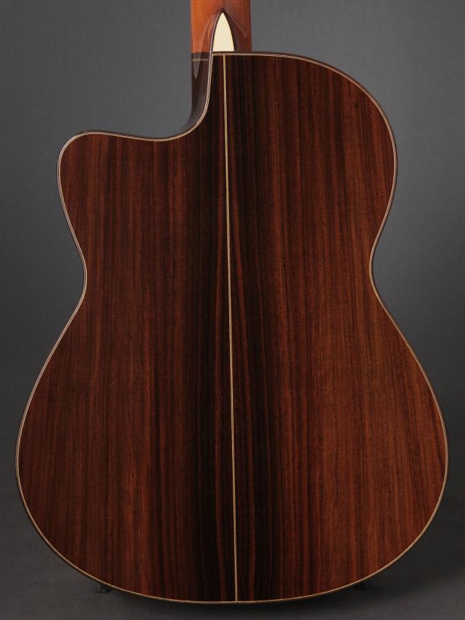 Godin 5th Avenue-graf-1112-bodyb-jpg
