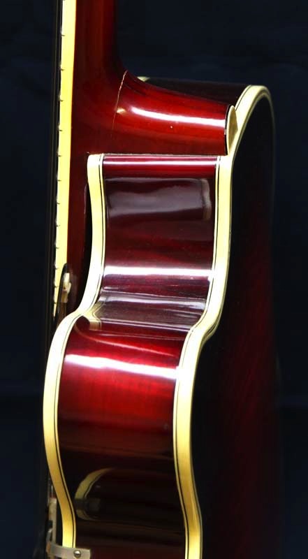 Godin 5th Avenue-hof-464s-2-jpg