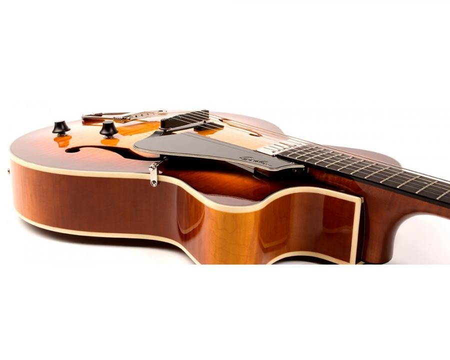 Godin 5th Avenue-35700_5thavenue_jazz_sunburst_close-jpg