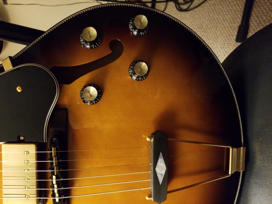 Seventy Seven Guitars-jazzhawk02-jpg