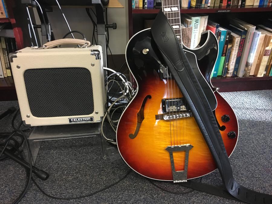 Proof that guitar tone is in the hands...-img_2326-jpg