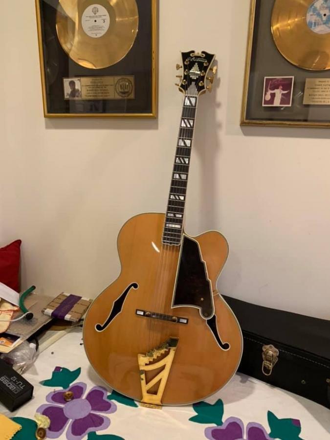 Heritage D'Angelico New Yorker-b942ec5c-7660-4bfc-8649-cac21864e128-jpg