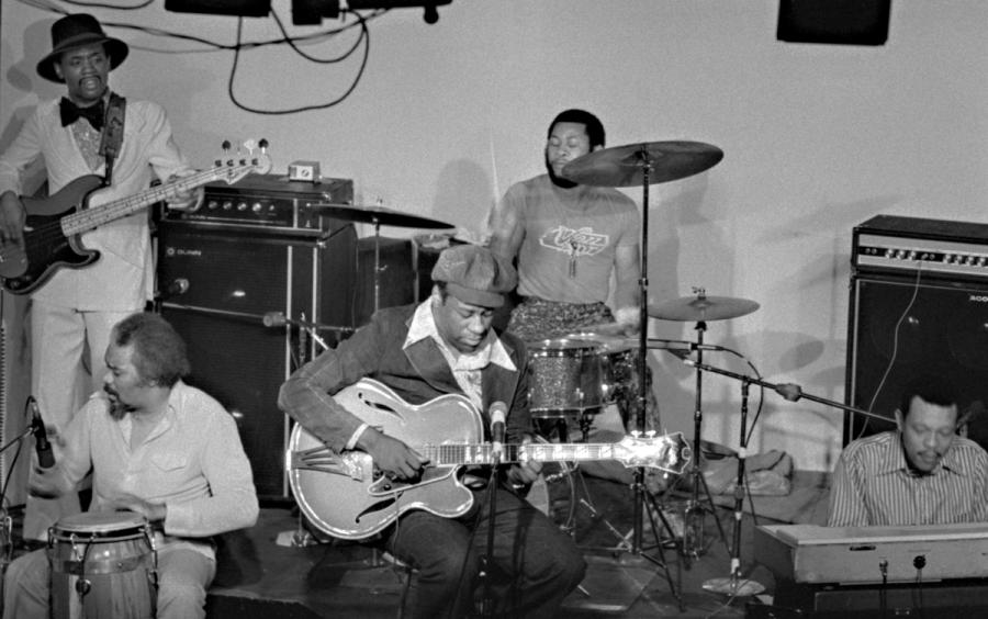 Proof that guitar tone is in the hands...-grantgreenacoustic150-jpg