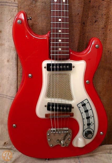 What ubiquitous iconic guitar have you NEVER played?-hagstrom-red-jpg