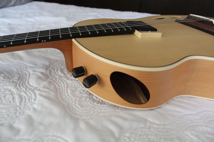 Caro Y Topete Guitar-tandc-port-1000-jpg
