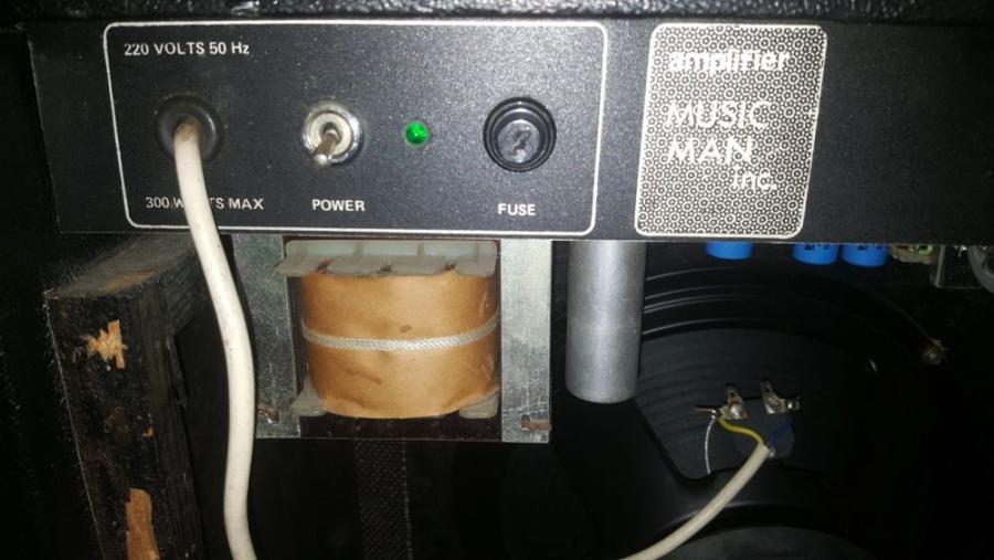 Music Man 110 RD - worth repairing?-images-1000x700-5-jpg