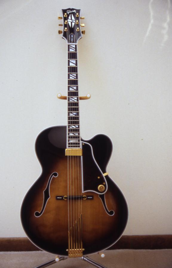 Gibson L-5: Does the model year of a James Hutchins signed L-5 matter?-front-2-jpg