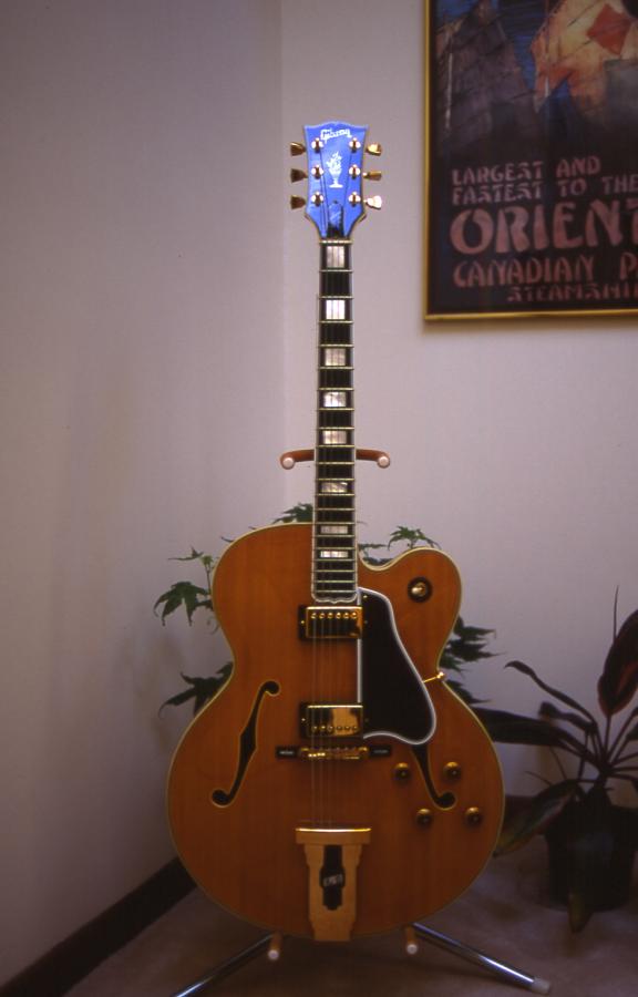 Gibson L-5: Does the model year of a James Hutchins signed L-5 matter?-l-5-cesn-front-jpg