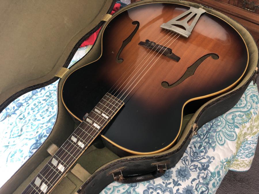 1951 Gibson super 300 advice needed-7090c015-cd51-4e47-aa28-a43f60ae408e-jpg