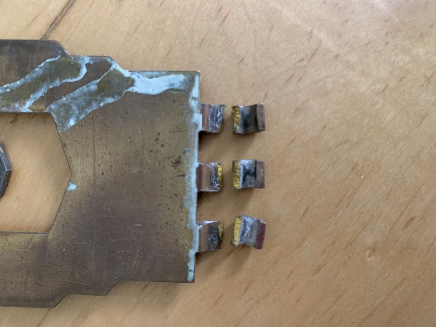 Broken Gibson L-5 Tailpiece-a8099710-e866-499f-b7c1-17ef373ce3b4-jpg