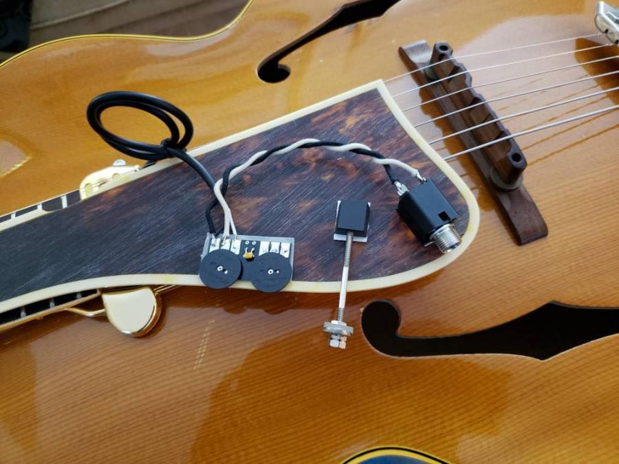 Vivid-colored jazz guitars?-20190530_193946-jpg